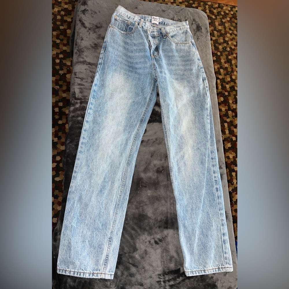 Princess Polly Holly Asymmetric Straight Leg Jean in Light Wash Denim Size 0 - Picture 11 of 16